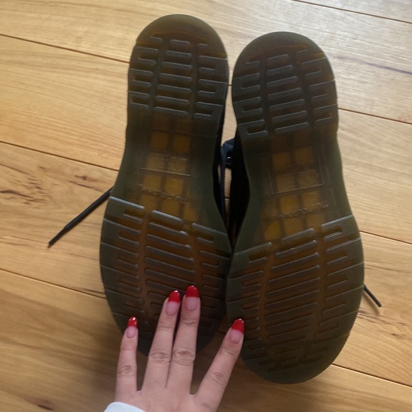 DR. MARTENS BOOTS PASCAL 8-EYE VIRGINIA BLACK 13512 - Picture 4 of 4